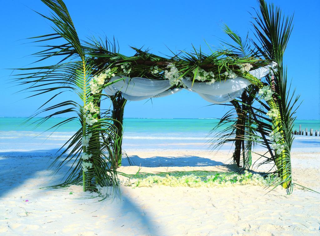 Breezes Beach Club And Spa Bwejuu Buitenkant foto